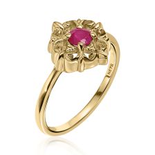 Antique Style Ring set with Ruby