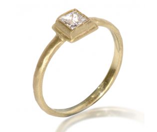 Square Cut Diamond Ring in Yellow Gold 