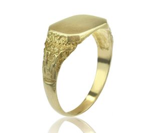 Yellow Gold Signet Ring with Engraved Detailing 