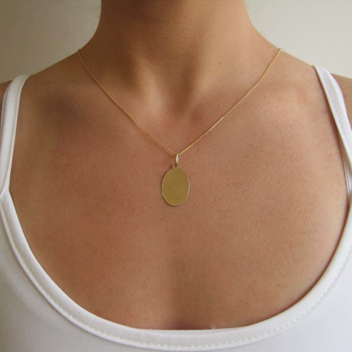 Sleek Gold Oval Charm Necklace | Neta Wolpe